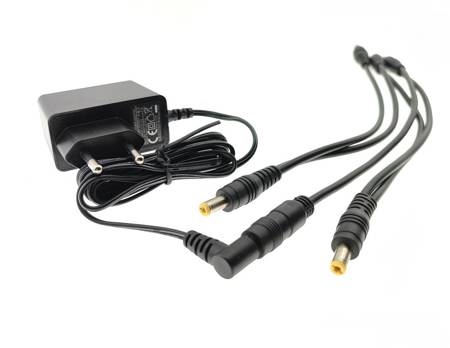 Power supply for up to 5 guitar effects